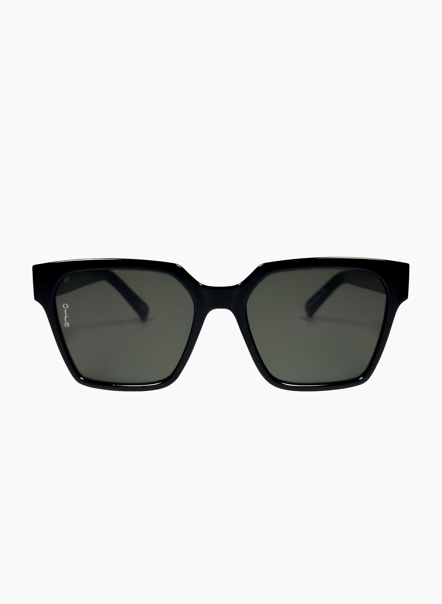 Zamora angled square sunglasses in black