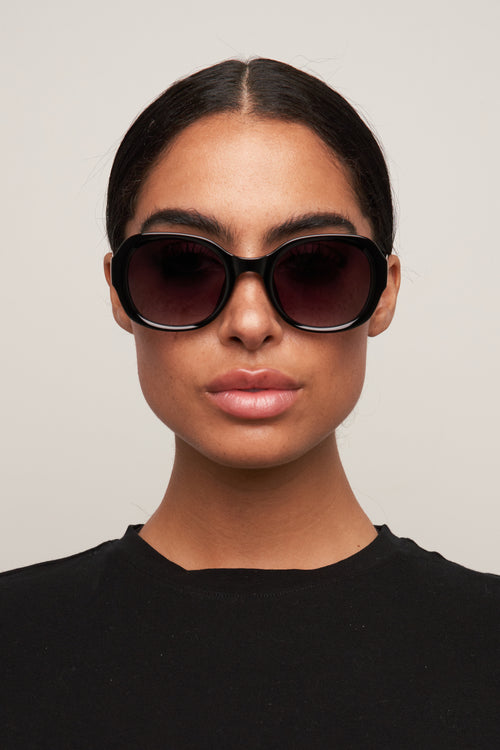 Darcy - Black/ Smoke Fade