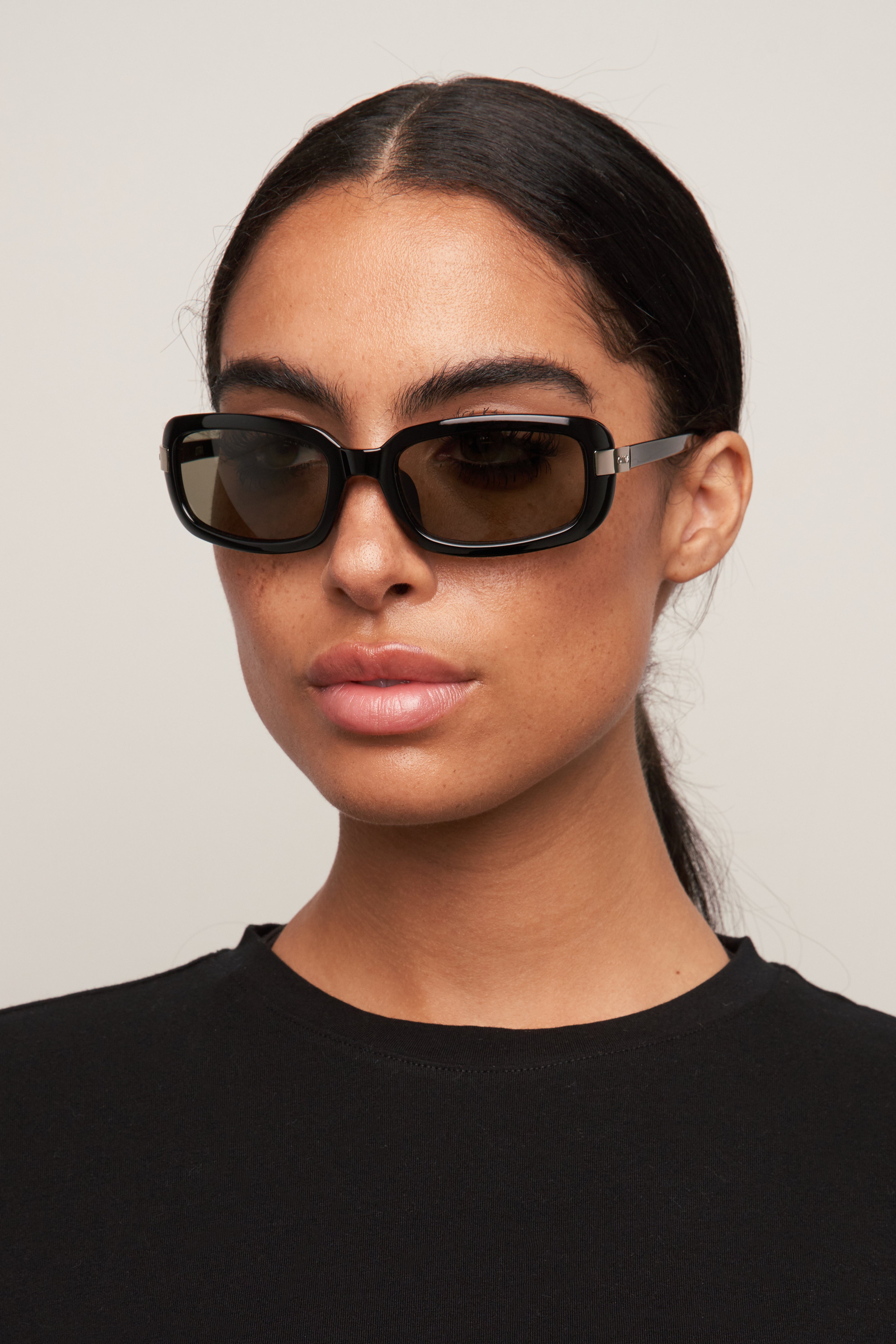 Delilah - Black/Smoke