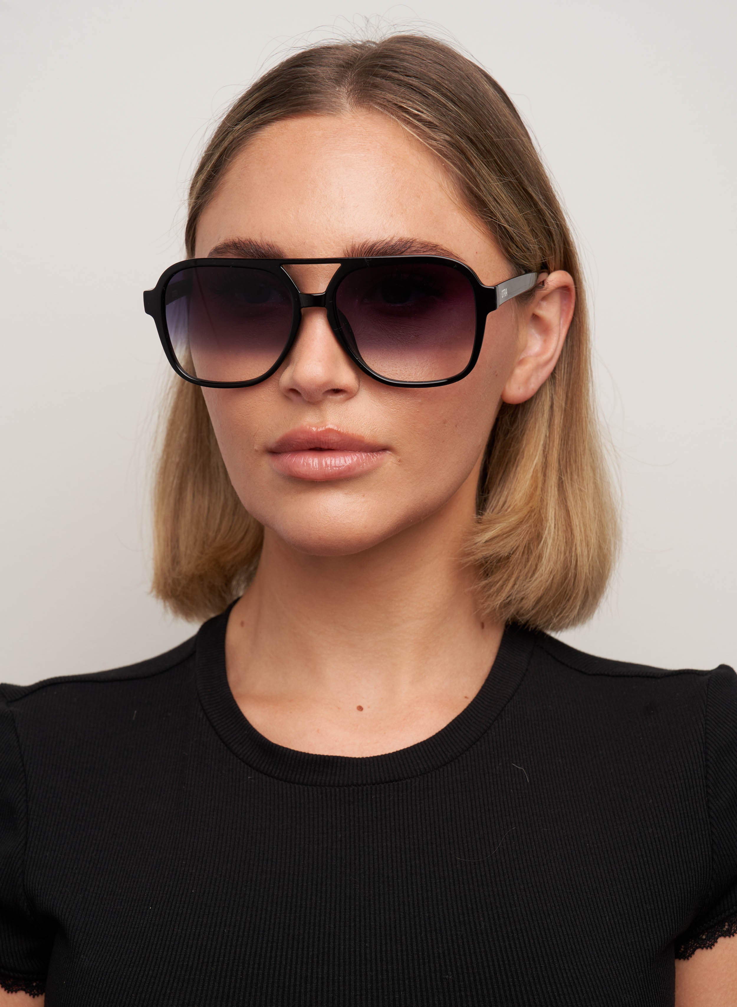 Kori- Black/Smoke Fade