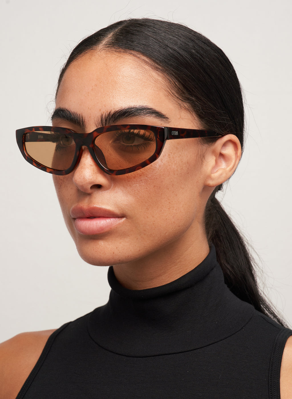 Nikki - Tort/ Brown