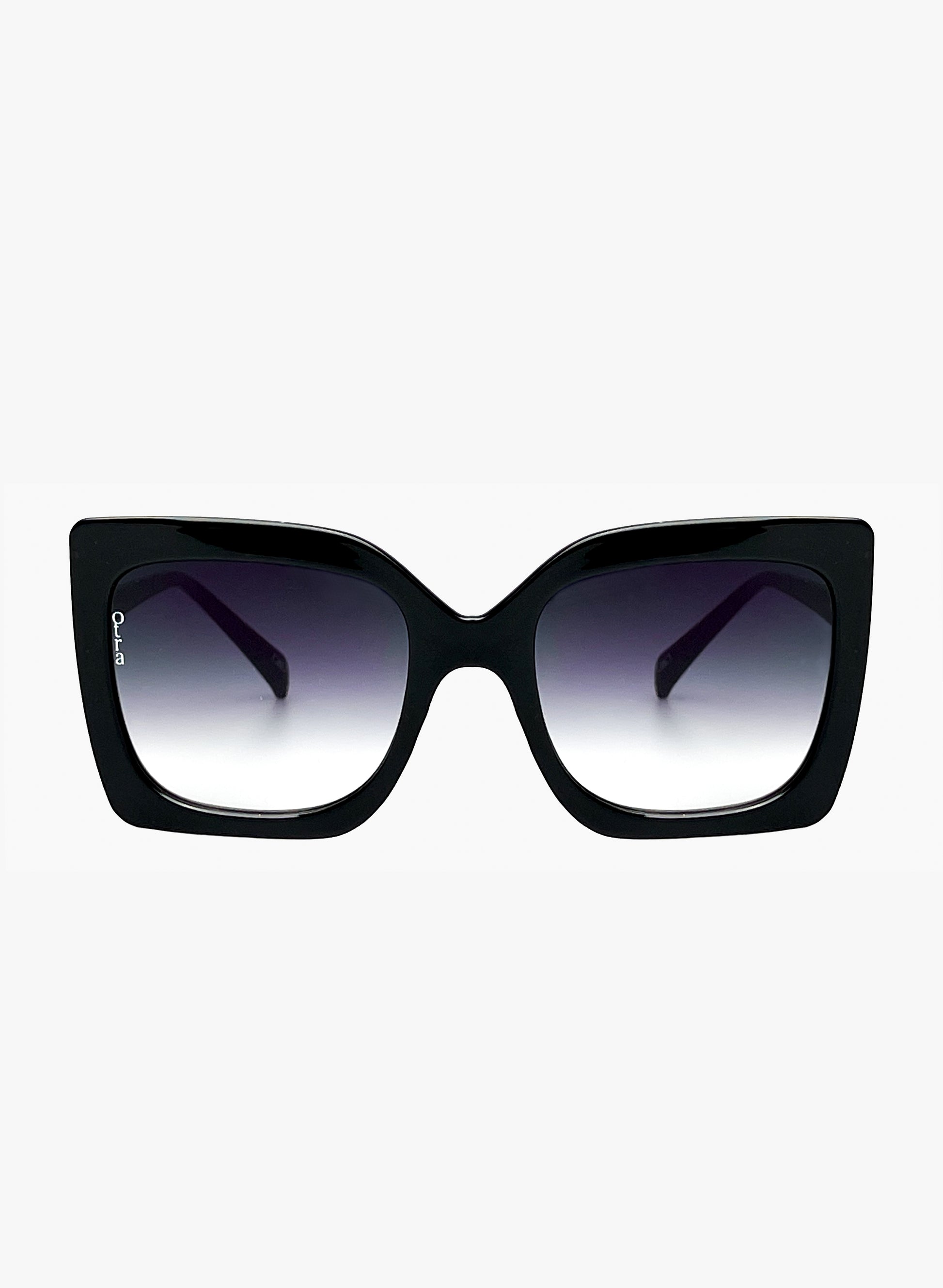 Dynasty oversized sunglasses in black