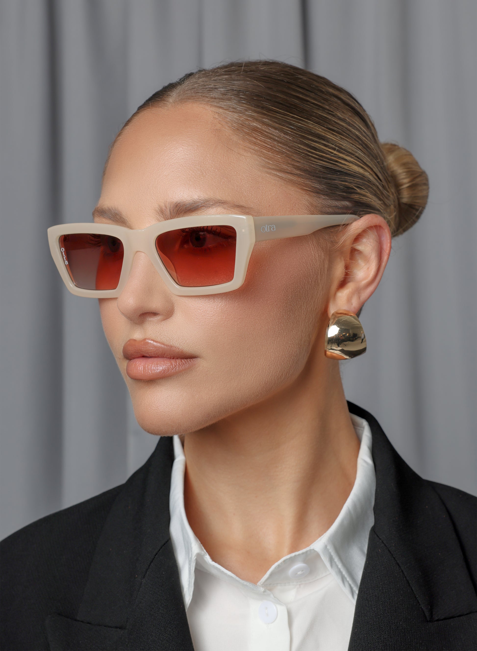 Fairfax sunglasses black on-model