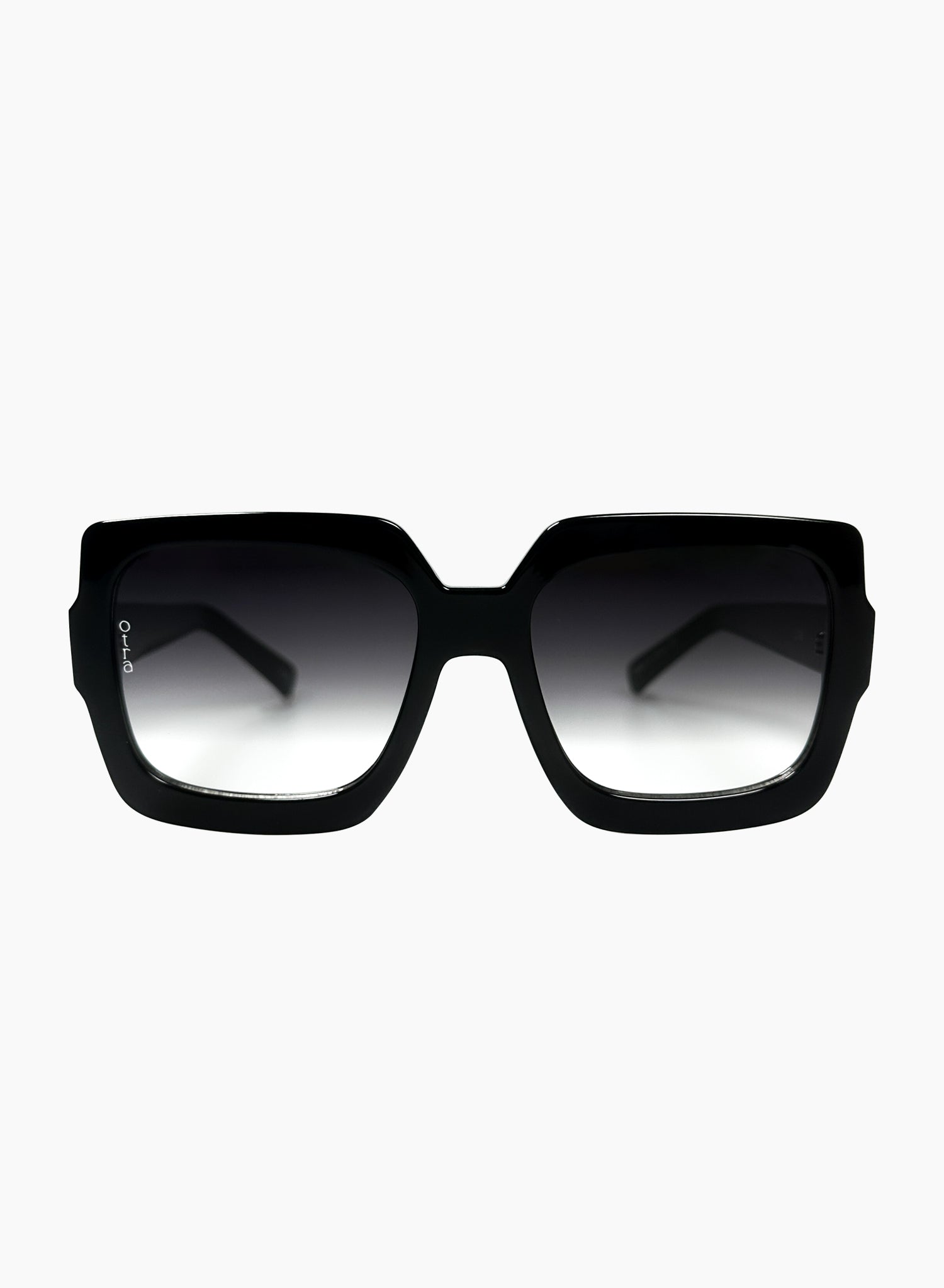 Luna oversized sunglasses in black 