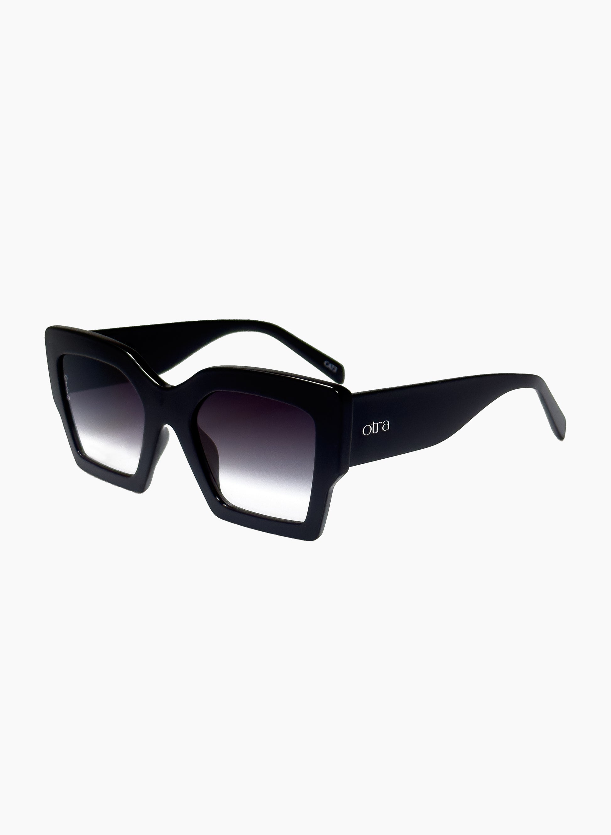 Side view of Pipa cat eye sunglasses in black