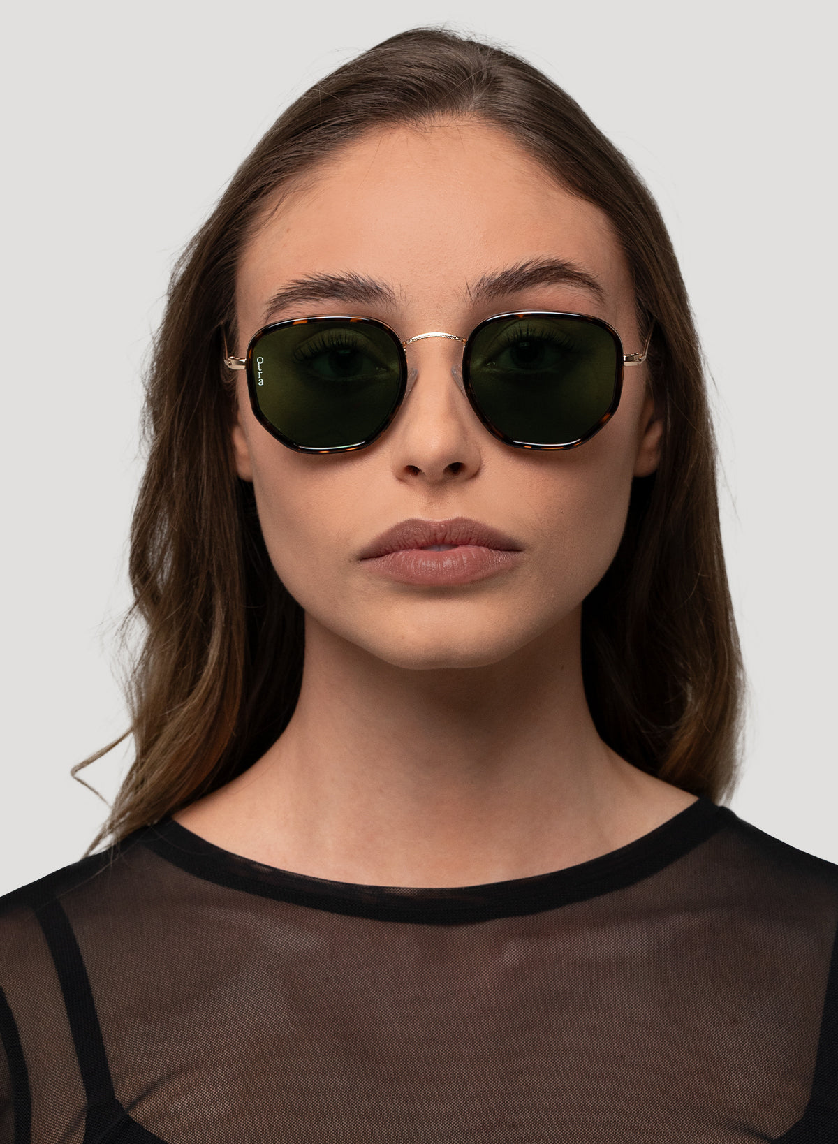 Model wearing Tate glasses in tortoiseshell