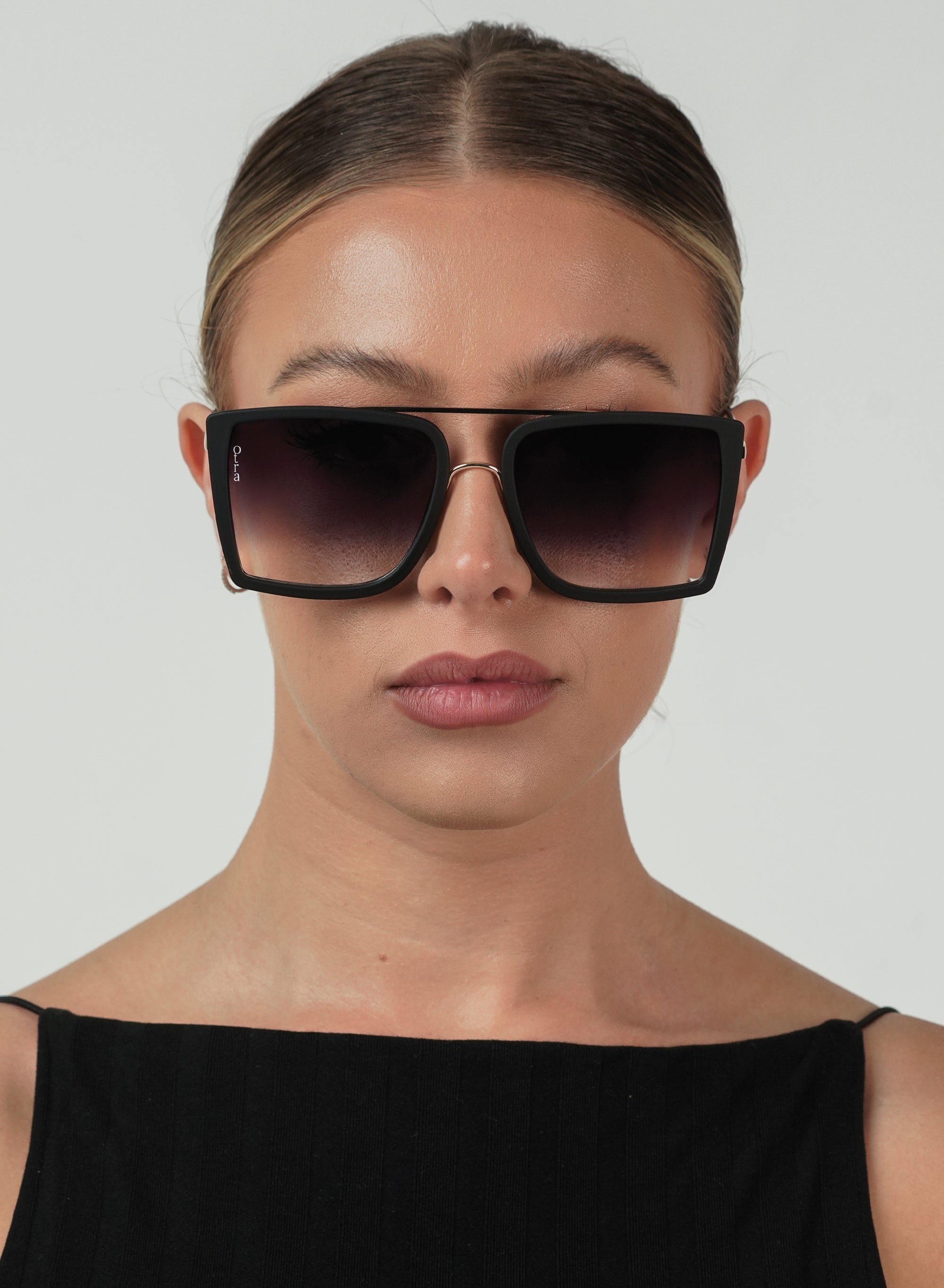 Velda - Black