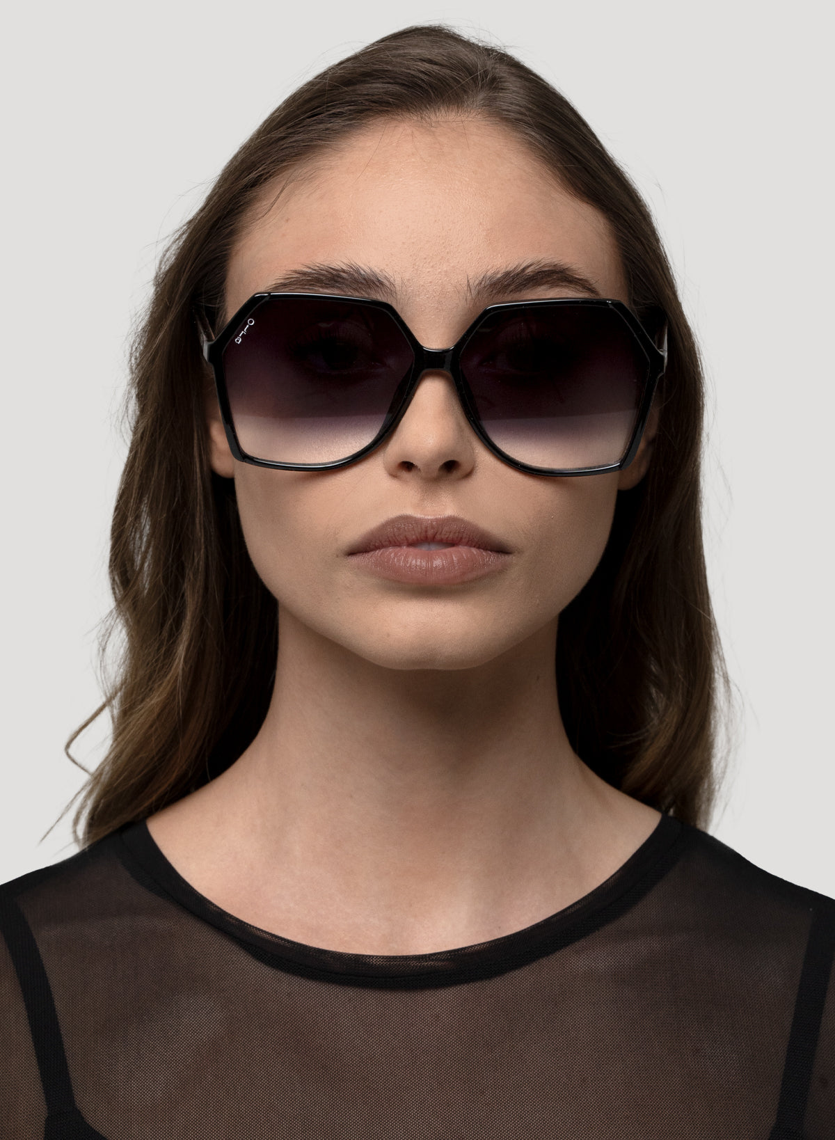 Model wearing Virgo oversized sunglasses in black 