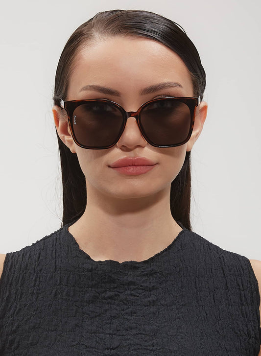 Model wearing Oversized square Betty sunglasses