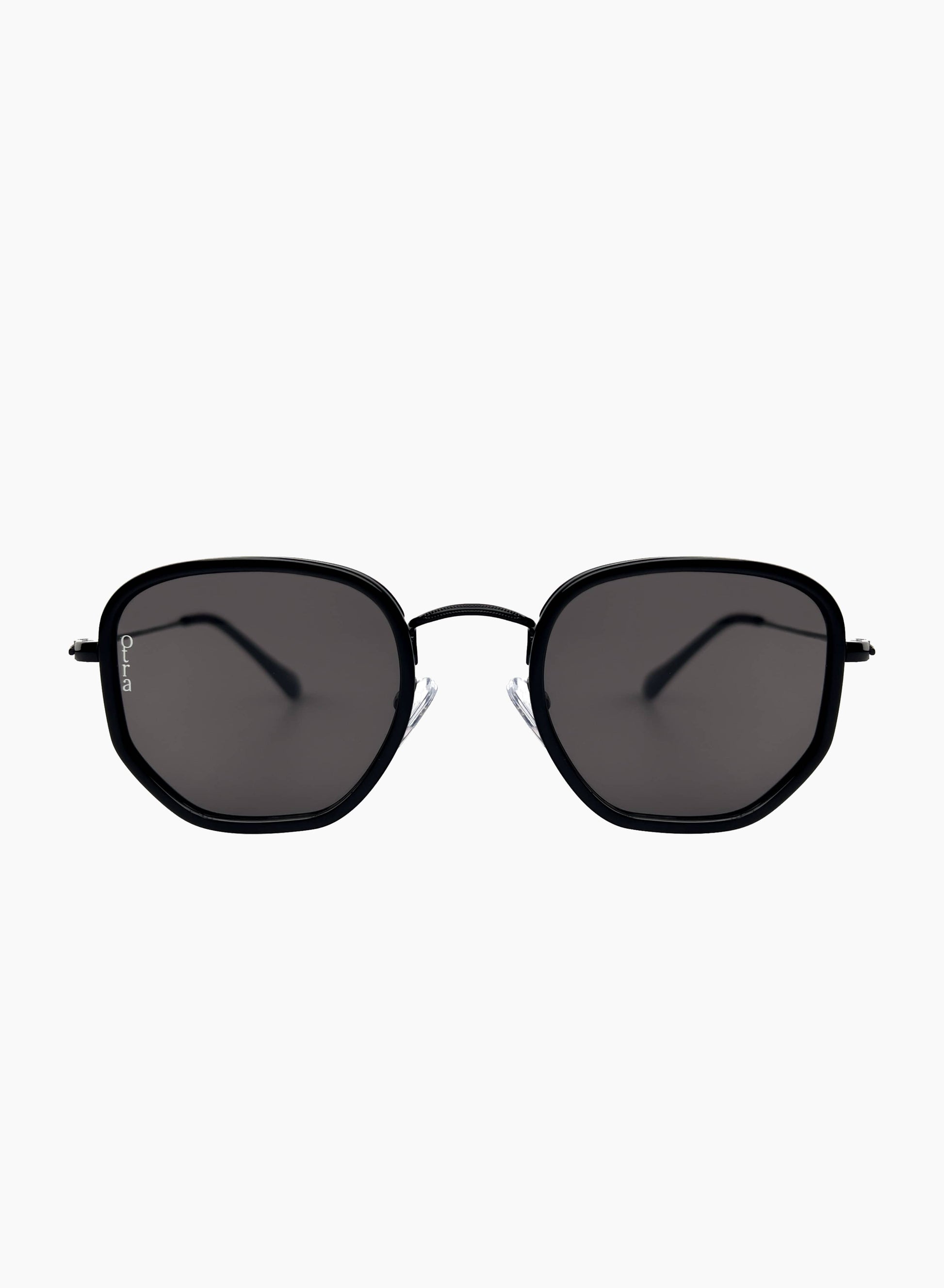 Rectangular Tate glasses in black lenses with black frame